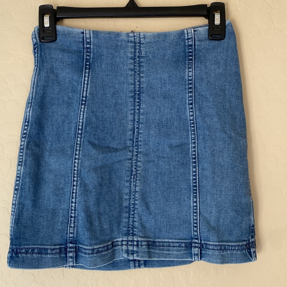 Free People, size 0, denim mini skirt with zipper in back